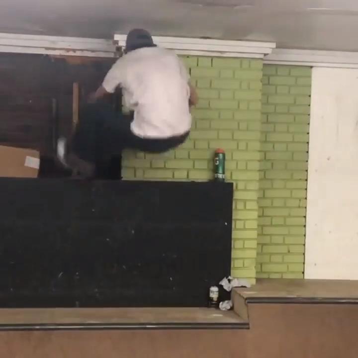 Guy Hits Wall While Trying to Jump on Skateboard
