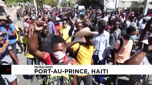 Haitian police fire tear gas on hundreds of protesters